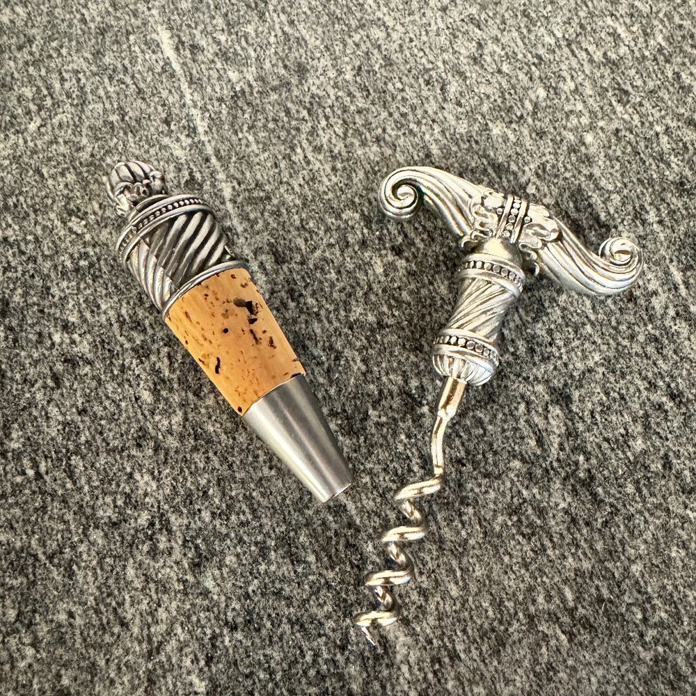 Brighton Wine Bottle Accessory Set